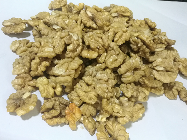 Walnut Kernels In Halves